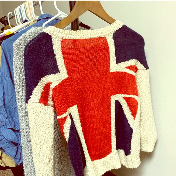 Forever 21 Sweaters - Forever 21: Vintage London Sweater